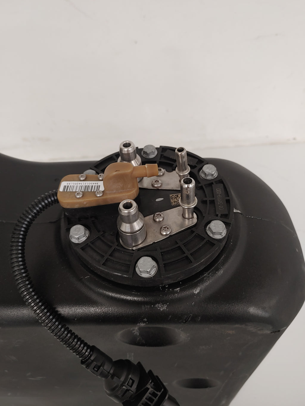 Used Freightliner Cummins 8 Gal. DEF Tank Header & Tank - P/N 04-34999