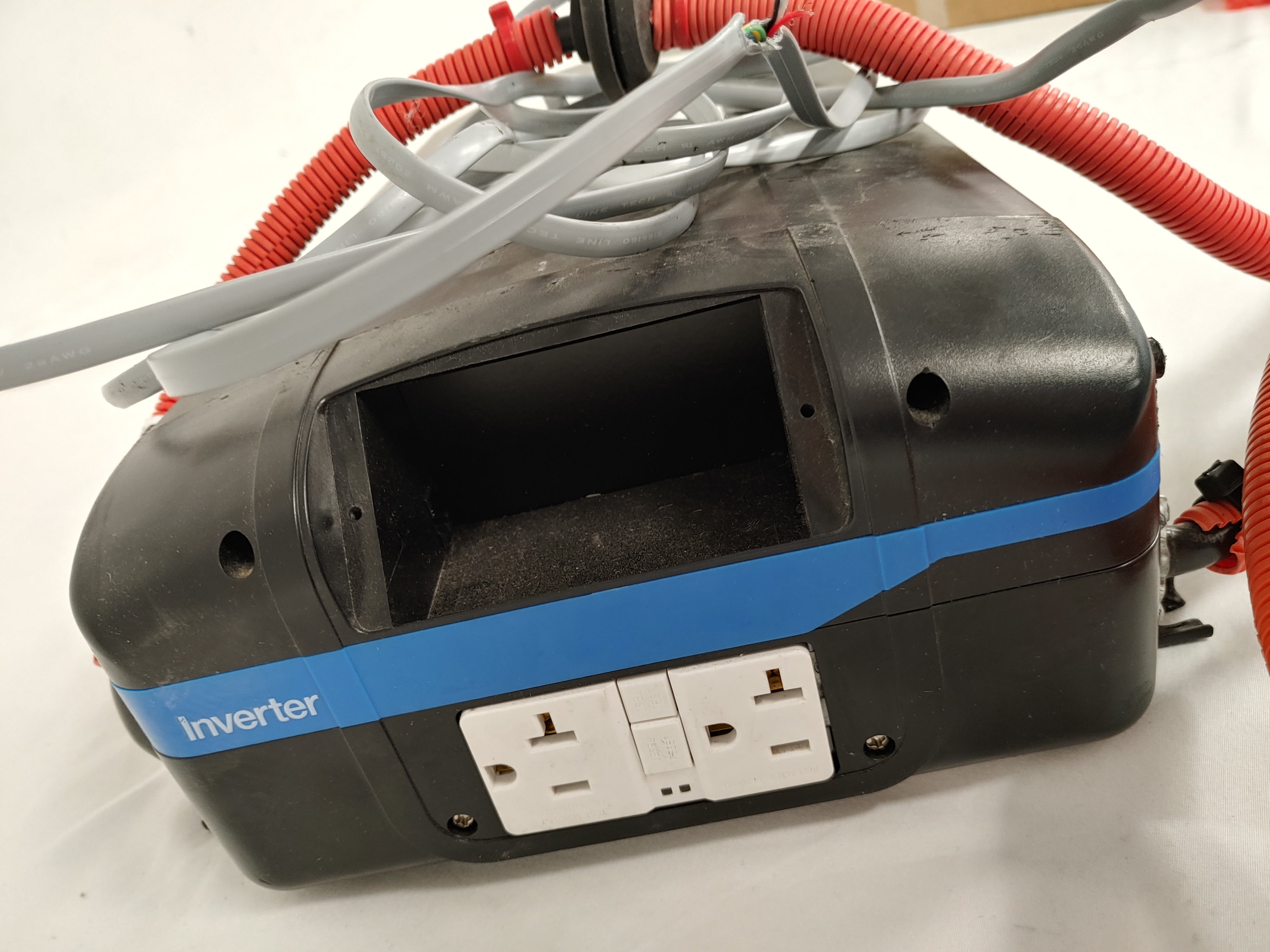 Used Eaton 11.8V 1800W Charge Inverter - P/N  A66-06279-002 (8063670780220)