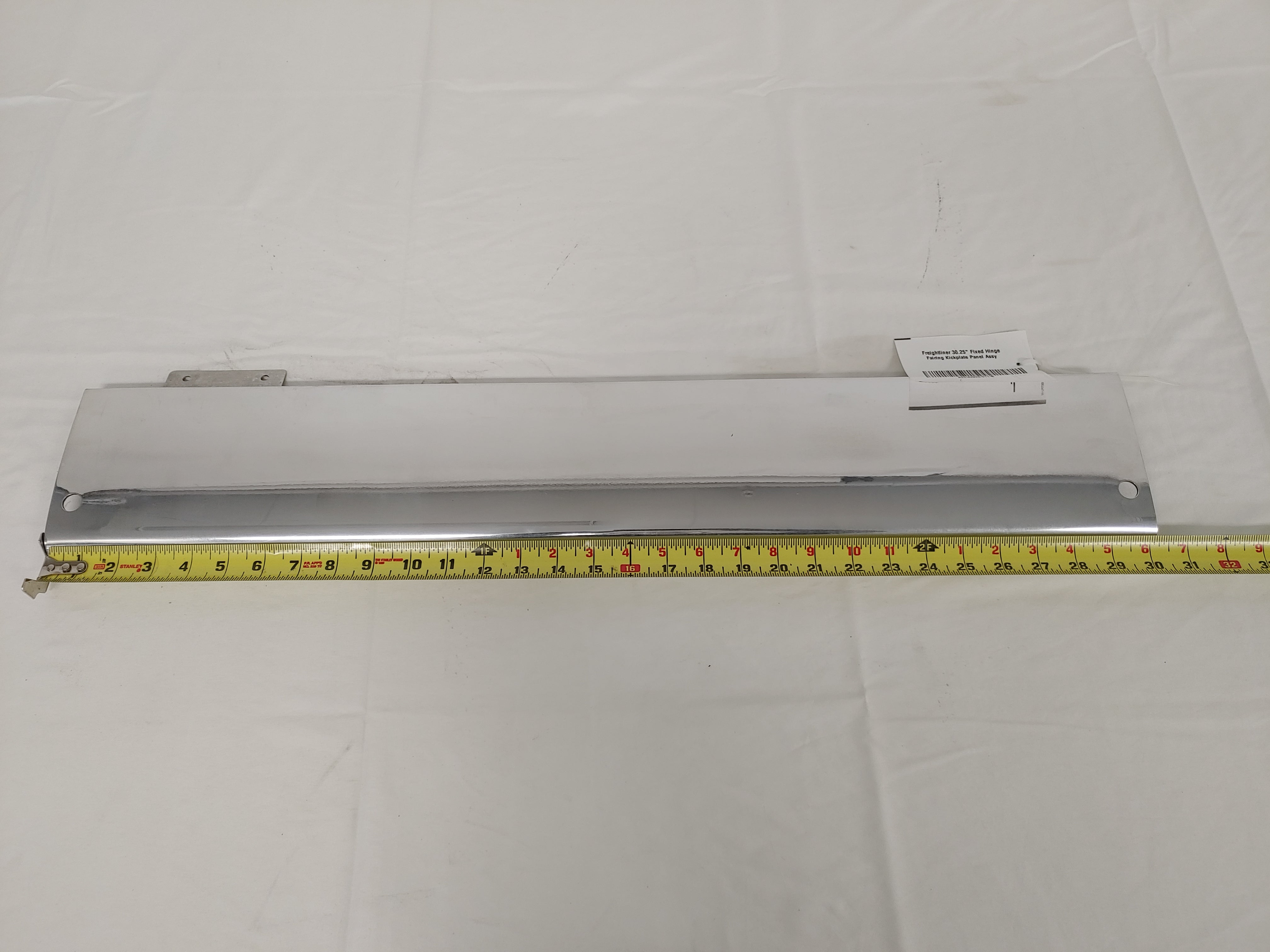 Freightliner 30.25" Fixed Hinge Fairing Kickplate Panel Assy.--A22-62828-011 (4023538155606)