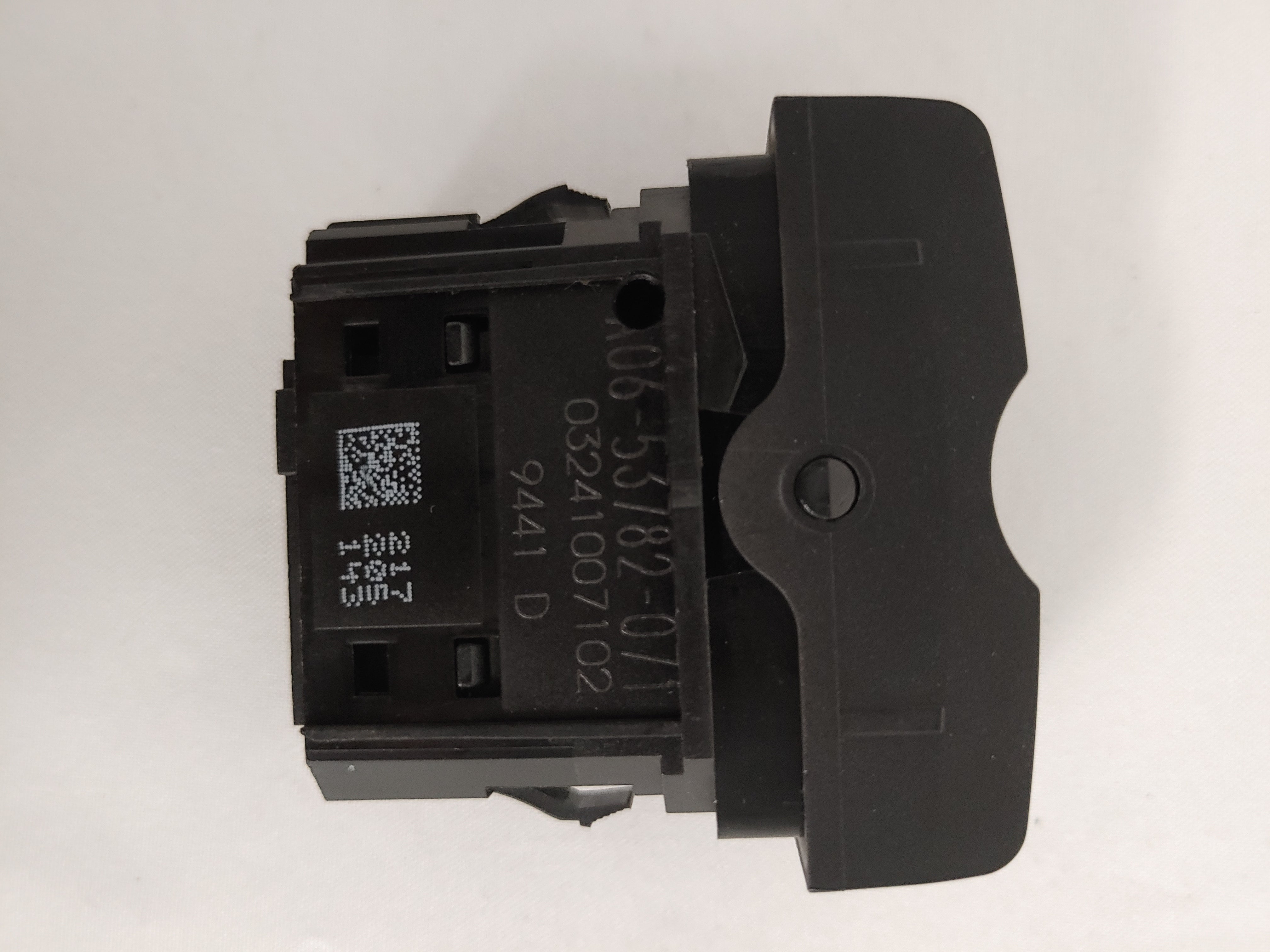 Freightliner Multiplex Engine Brake LO/MED/HI Rocker Switch - P/N: A06-53782-071 (6814109827158)