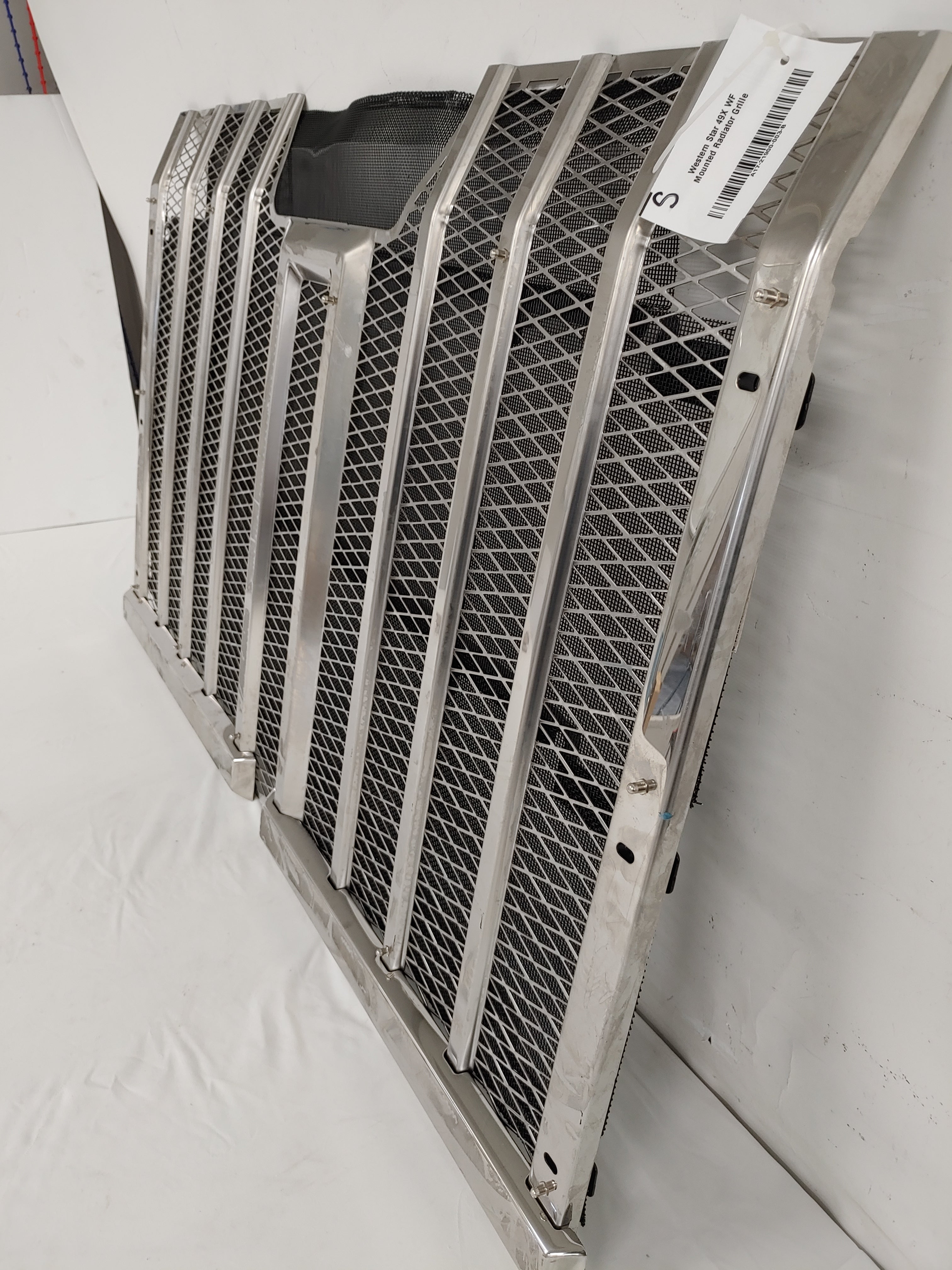 Western Star 49X WF Mounted Radiator Grille - P/N: A17-21900-003 (8127077613884)