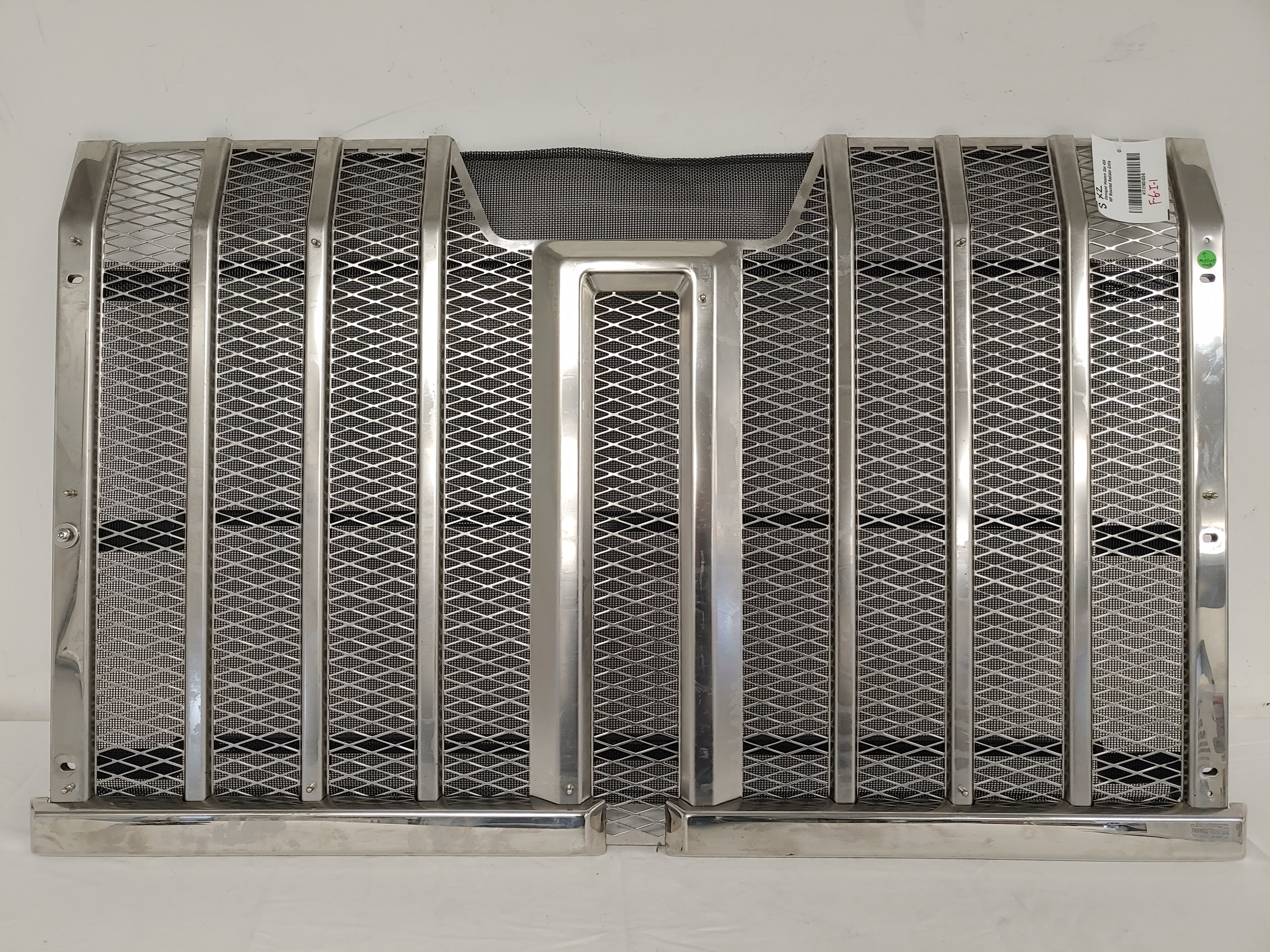 Damaged Western Star 49X WF Mounted Radiator Grille - P/N: A17-21900-003 (8127081218364)