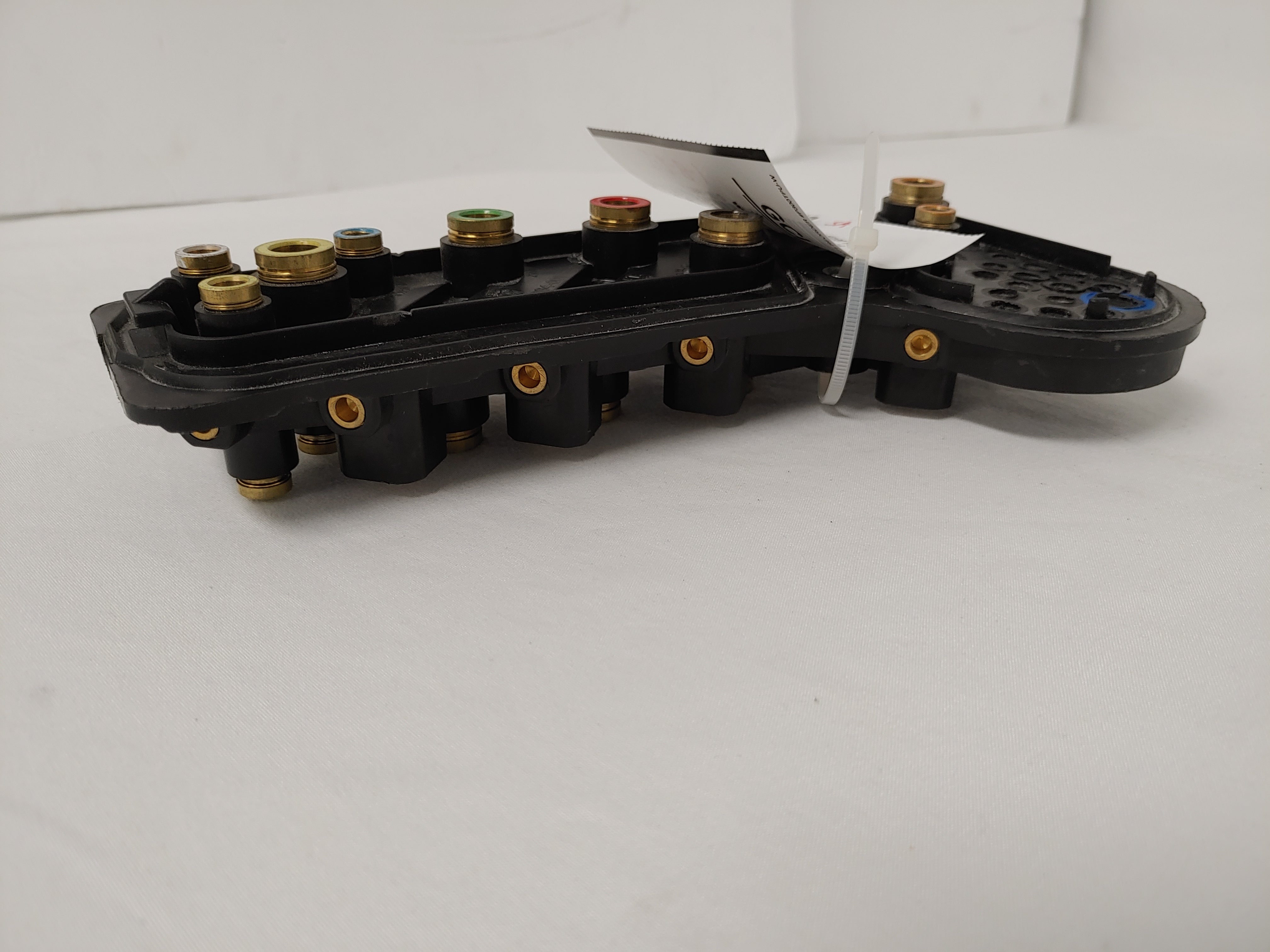 Freightliner Junction Block Air Manifold Bulkhead - P/N 12