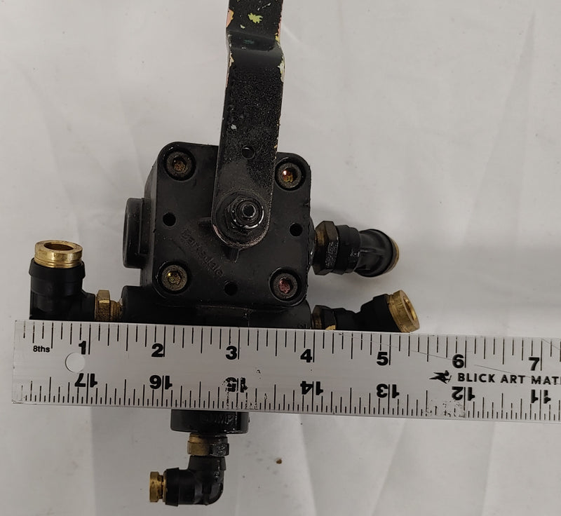Used-Rear Suspension Height Control Leveling Valve P/N  16-14318-000 (4735126831190)