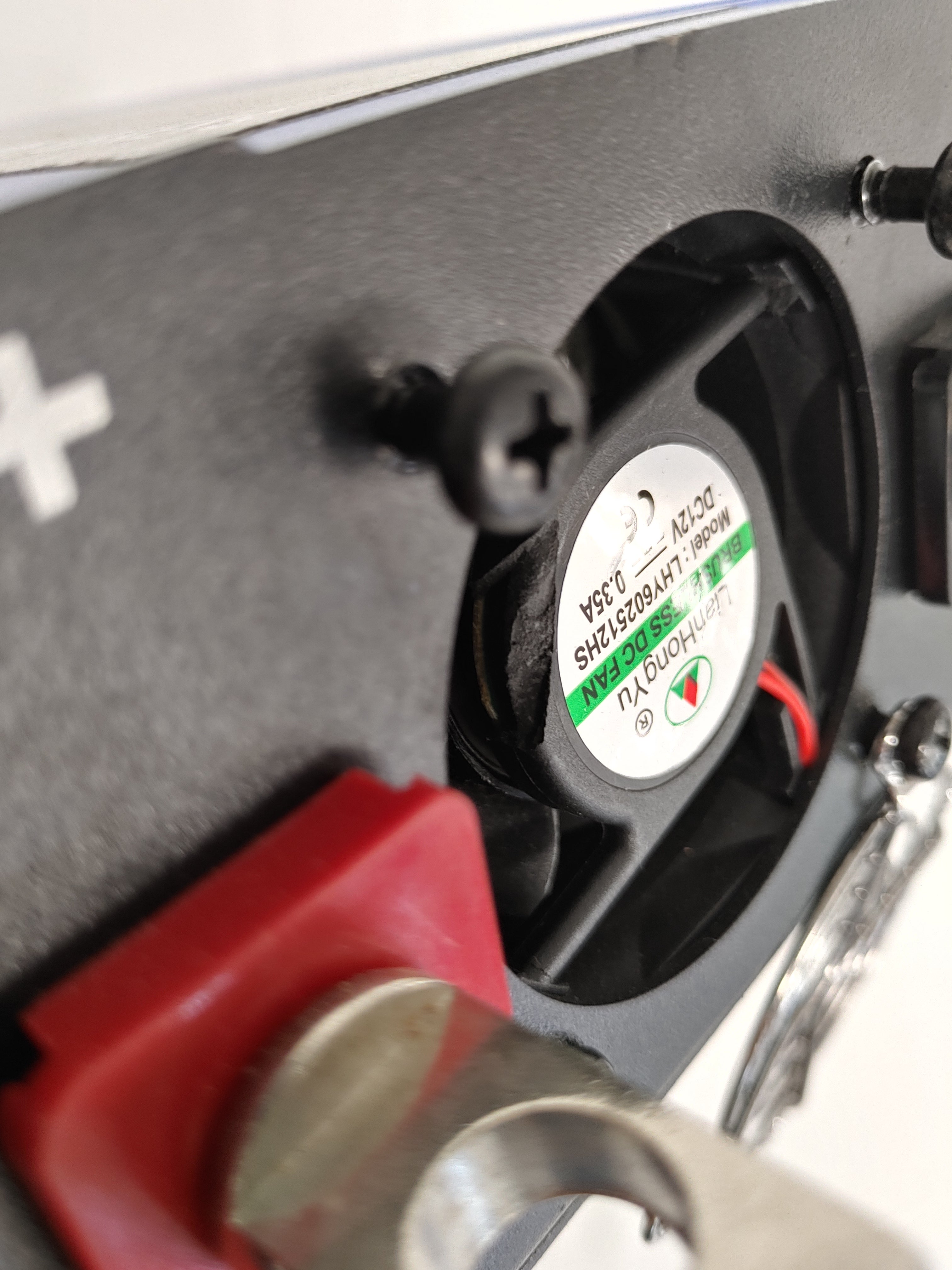 Damaged Purkeys Pure Sine Wave 1500 Watt Inverter - P/N: P191311931 (8092386296124)