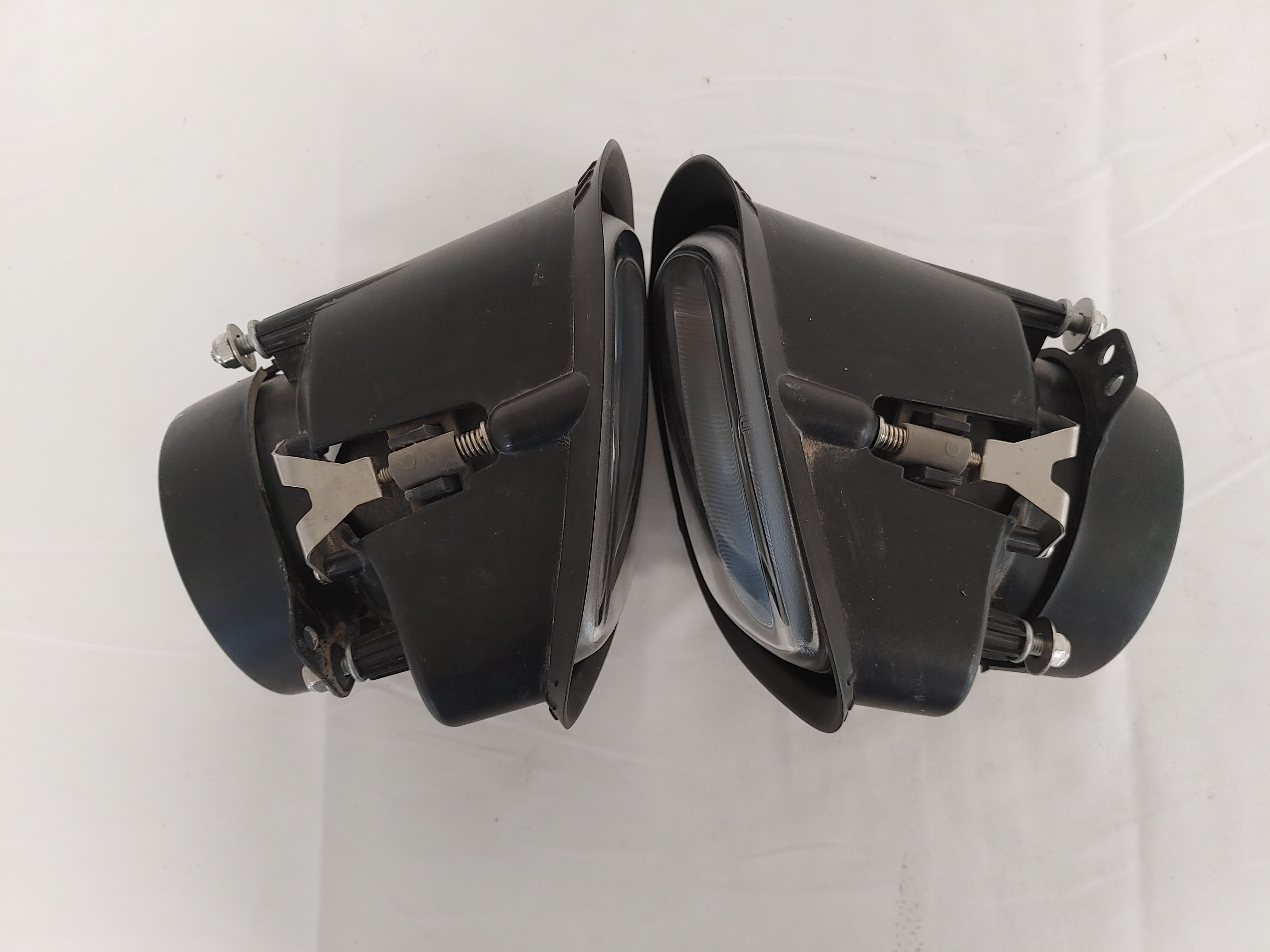 *Pair of RH/LH* Used FTL Cascadia Fog Lights w/o Bulbs P/N A06-51908-000 / 001 (8108398412092)