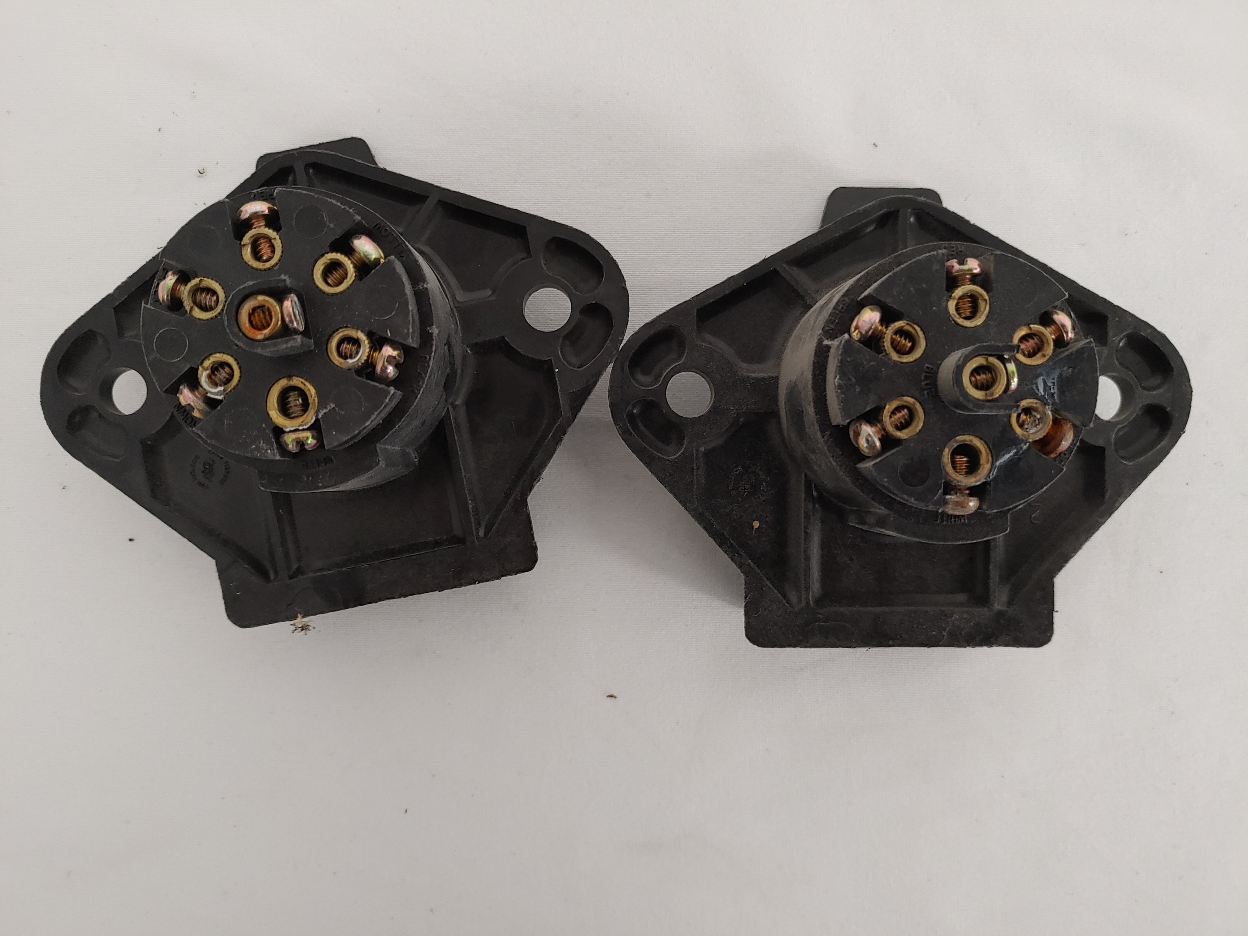 *Set of 2* Cole Hersee 7 Pole Heavy Duty ABS Body Trailer Sockets - P/N: 12080 (4023556669526)