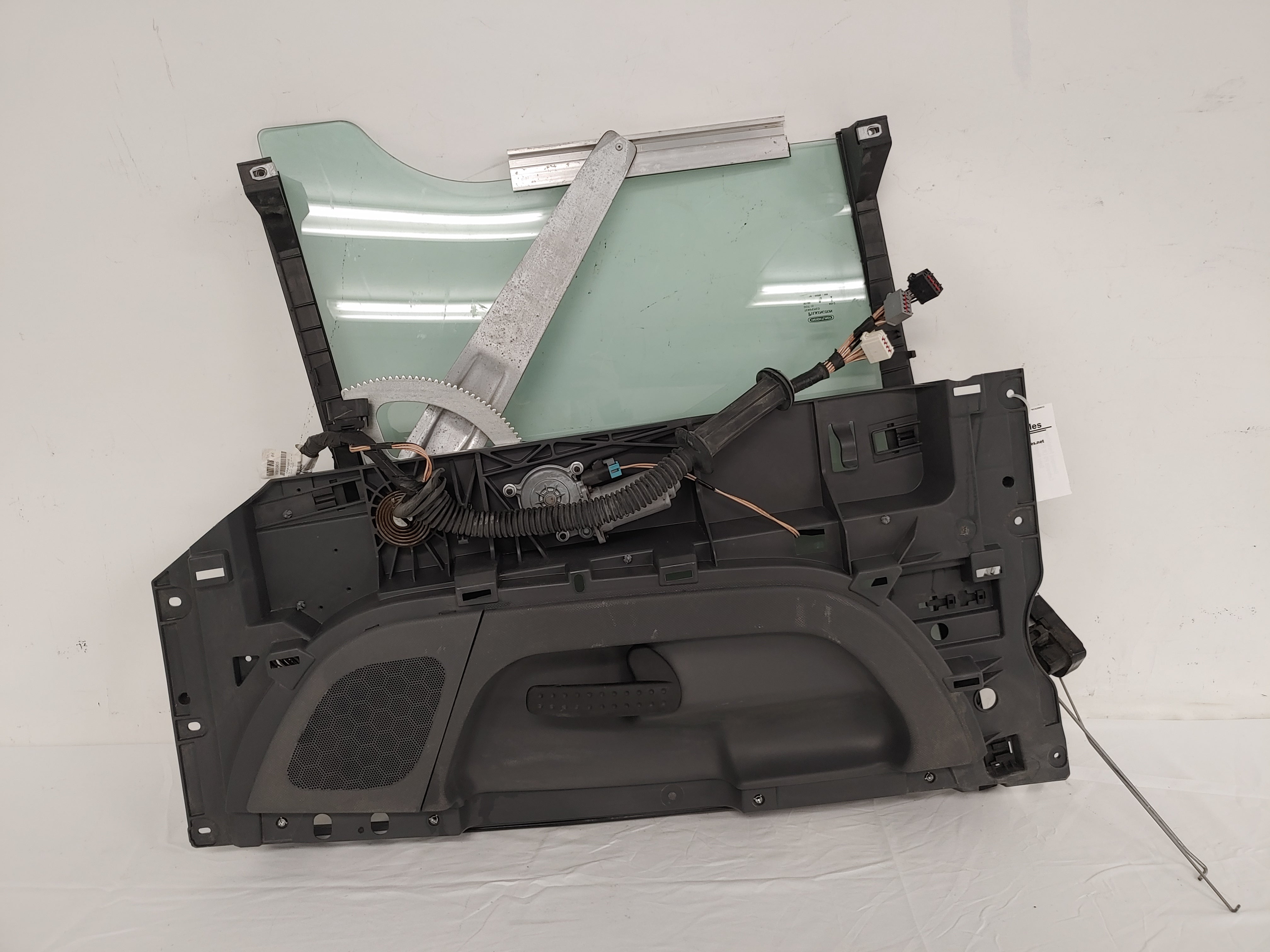 Damaged Freightliner Cascadia P3 LH PWR Lock Door Module - P/N  A18-53838-007 (8125972676924)