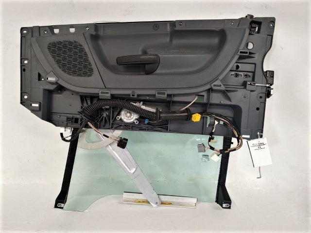 Damaged Freightliner Cascadia P3 RH Manual Lock Door Module - P/N: A18-71521-001 (8139260985660)