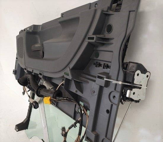 Damaged Freightliner Cascadia P3 RH Manual Lock Door Module - P/N: A18-71521-001 (8139260985660)