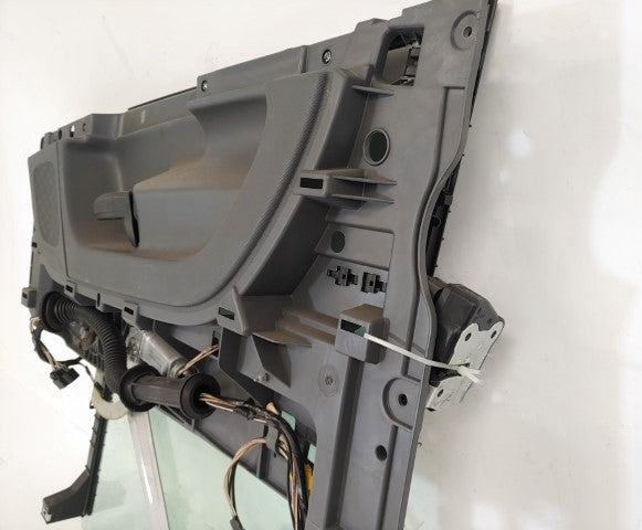 Damaged Freightliner Cascadia P3 RH Manual Lock Door Module - P/N: A18-68937-001 (8135715029308)