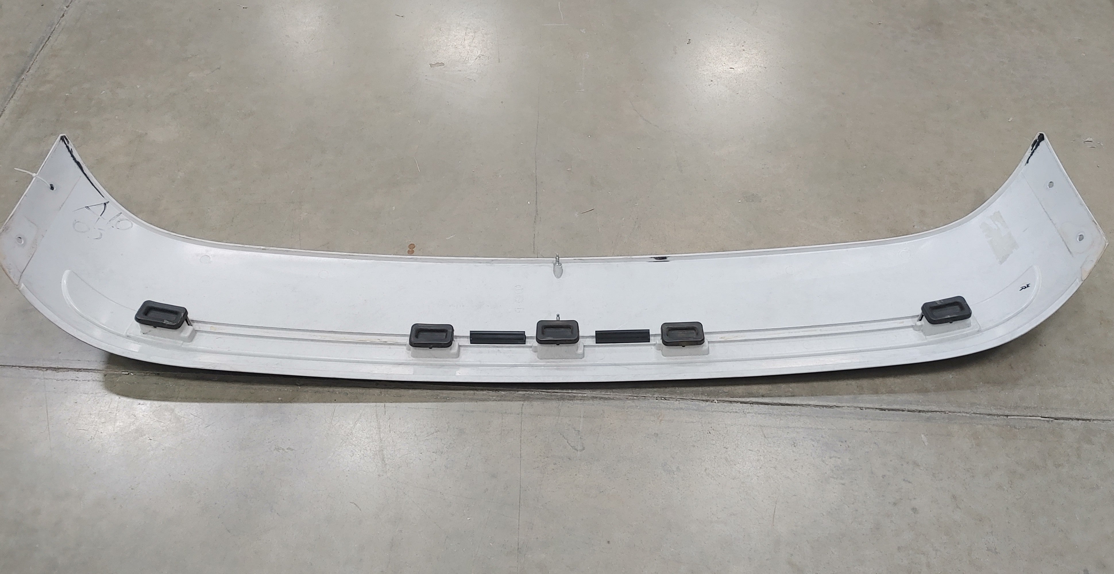 Used Freightliner Columbia Front Exterior Sunvisor - P/N  22-49415-000 (8273101455676)