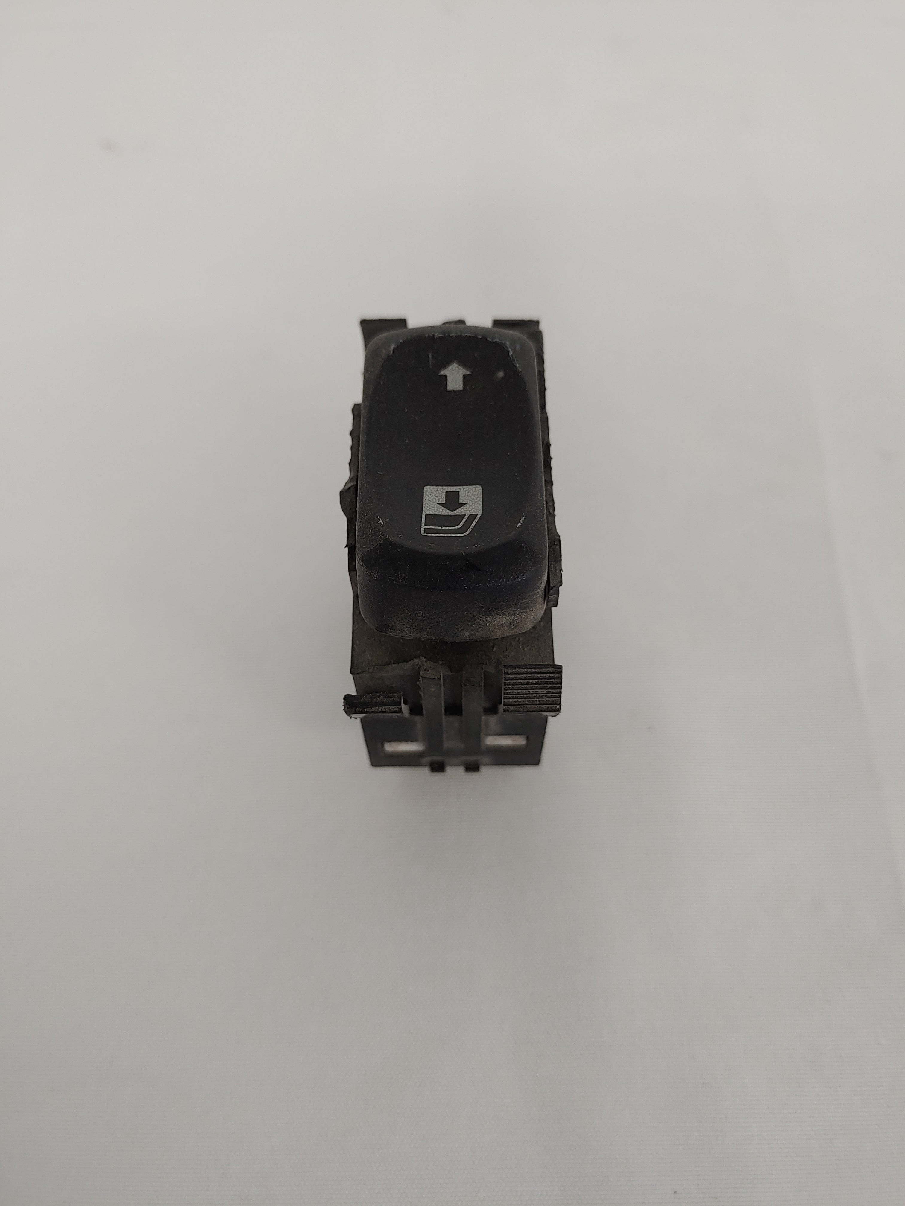 Damaged Freightliner Right Hand Window Rocker Switch - P/N: A06-22523-027 (8259412295996)