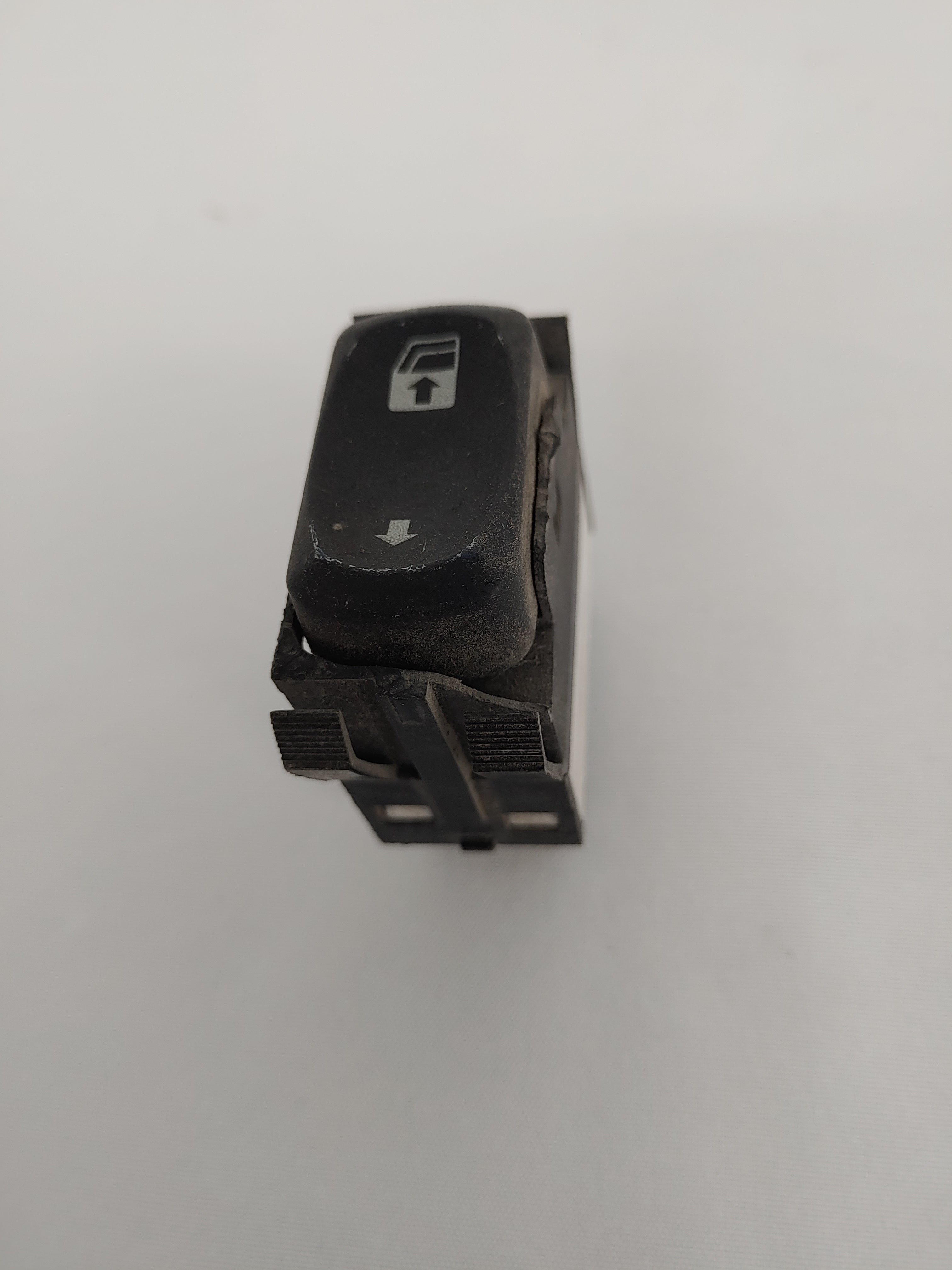 Damaged Freightliner Right Hand Window Rocker Switch - P/N: A06-22523-027 (8259412295996)