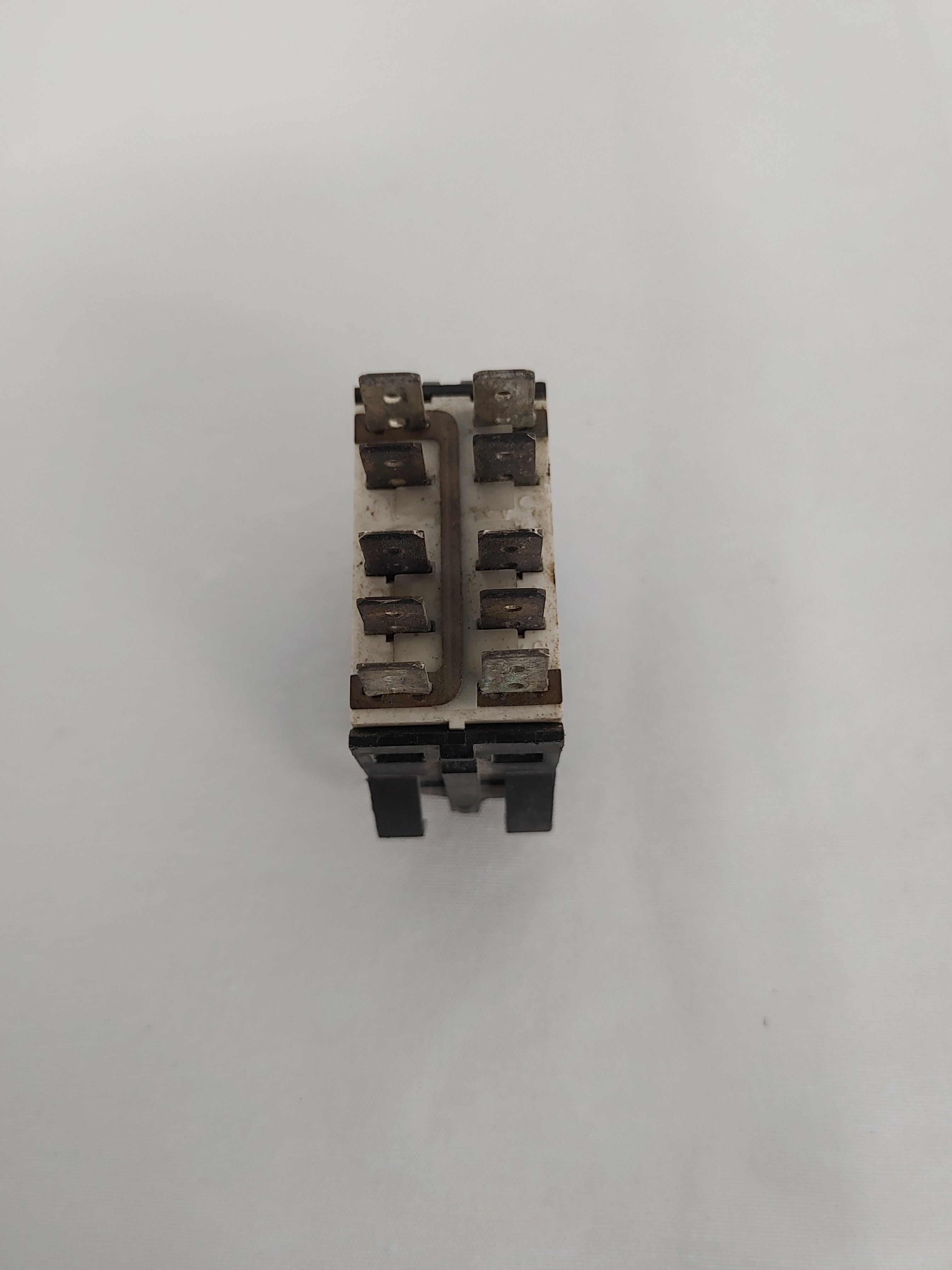 Damaged Freightliner Right Hand Window Rocker Switch - P/N: A06-22523-027 (8259412295996)