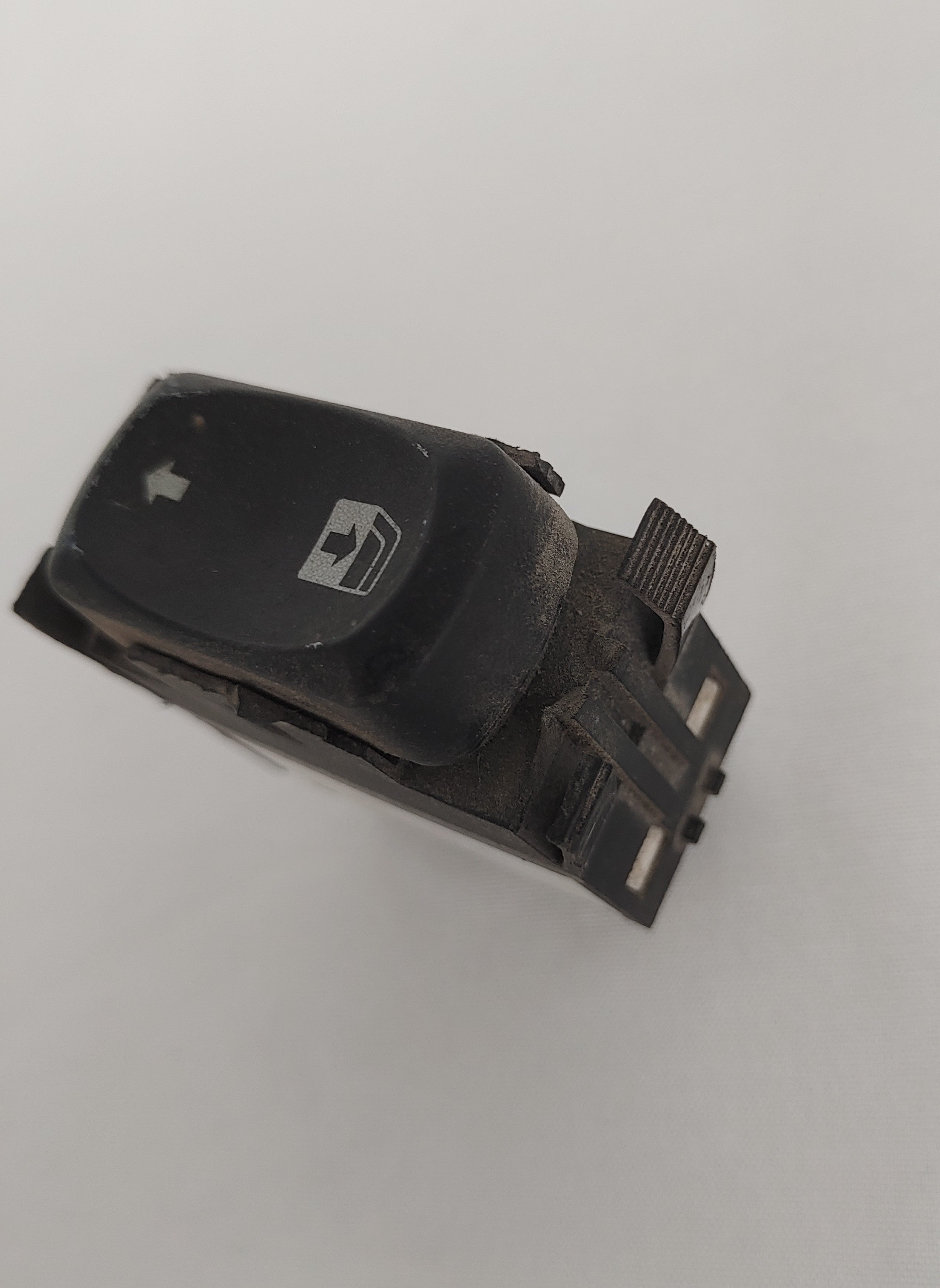 Damaged Freightliner Right Hand Window Rocker Switch - P/N: A06-22523-027 (8259412295996)