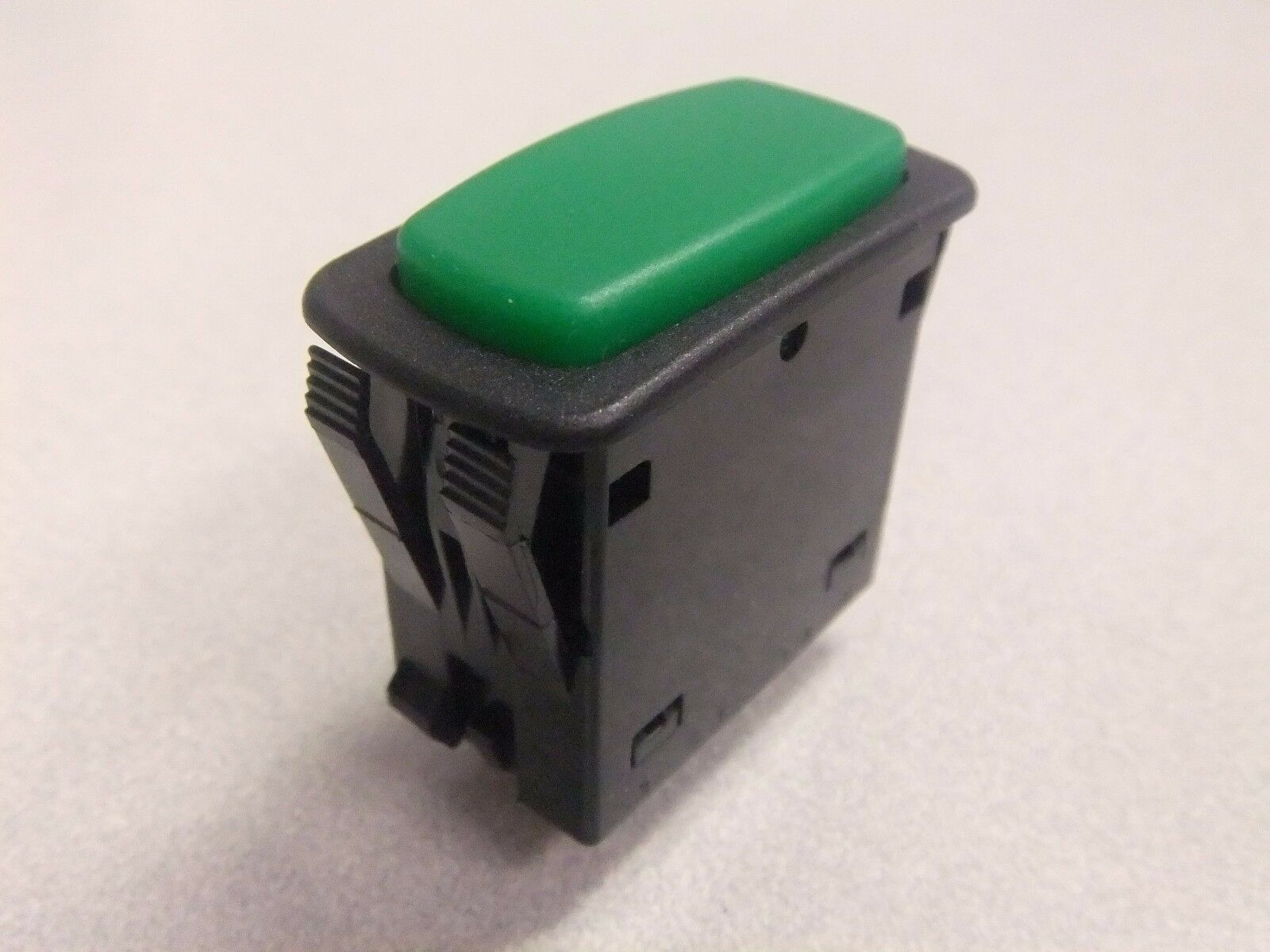 New Green Freightliner Switch Indicator Light - P/N  A06-86377-608 (3939723771990)