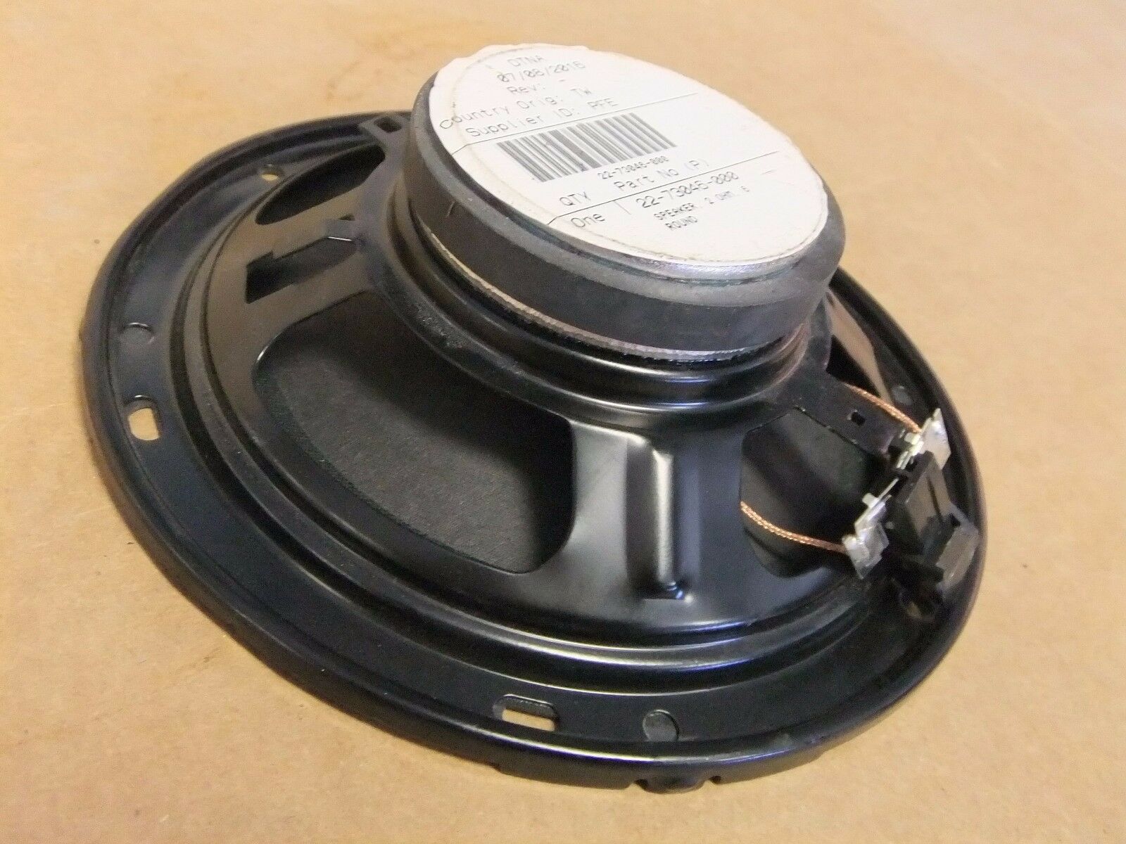 Freightliner 6 Inch Speaker - Damaged Plug - P/N: 22-73046-000 (3939590144086)