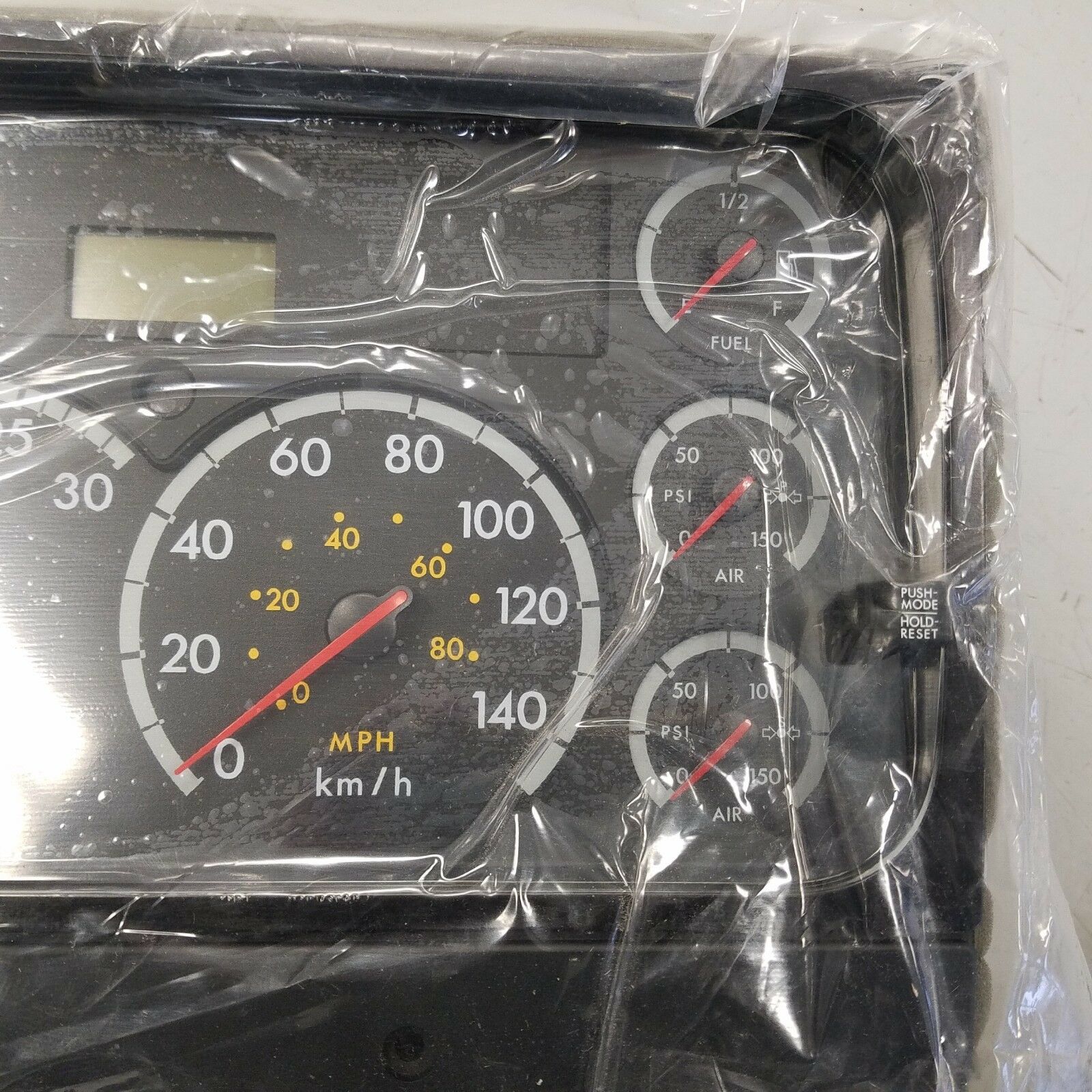 New Freightliner 7-Gauge Dash Instrument Cluster - P/N  A22-62118-004 (4023606575190)