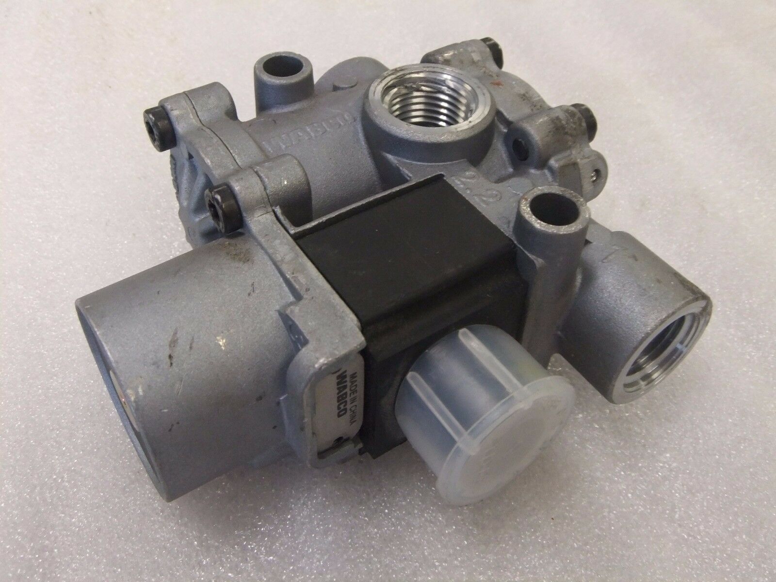 Meritor Wabco ABS Air Valve Pkg - Damaged Threads - P/N: 472 195 094 0 (3939640180822)