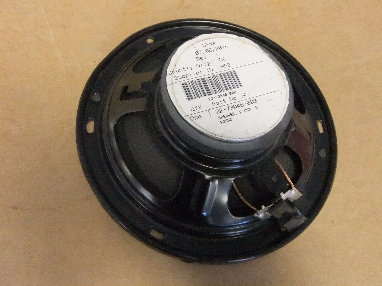 Freightliner 6 Inch Speaker - Damaged Plug - P/N: 22-73046-000 (3939590144086)