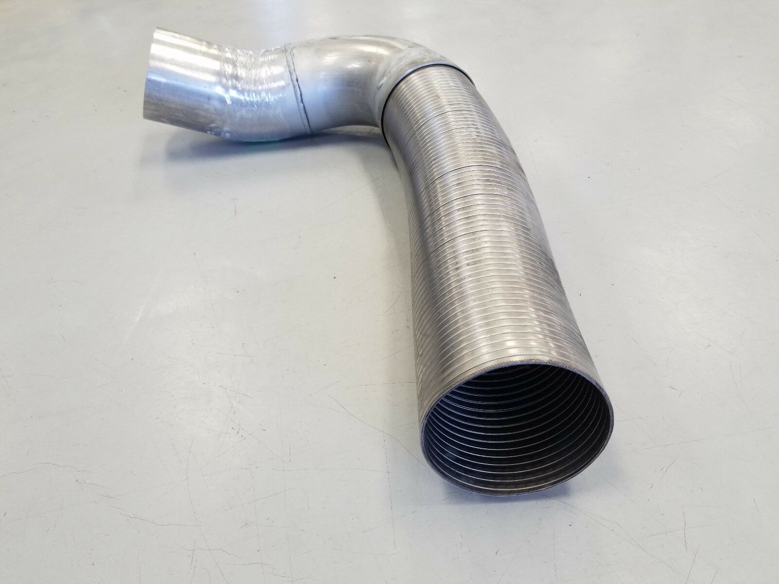 Freightliner 114SD SFA Flex Pipe with Elbow - P/N  A04-33311-000 (3939692478550)