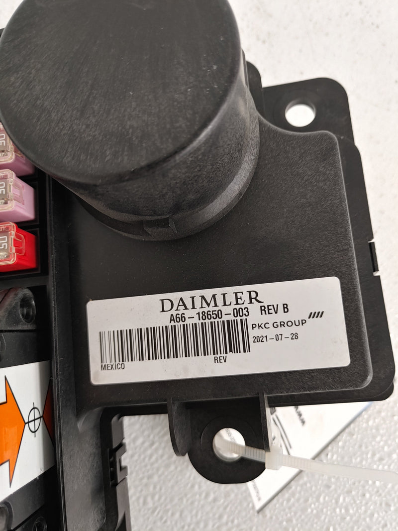 Damaged Daimler Battery Cable Access Module - P/N: A66-18650-003 (6832943300694)