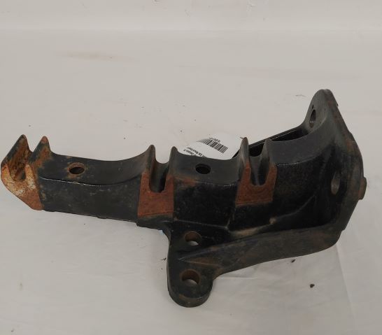 Used Freightliner Cascadia P3 Front LWR Cab Mount Bracket - P/N  18-58937-000 (6792022032470)