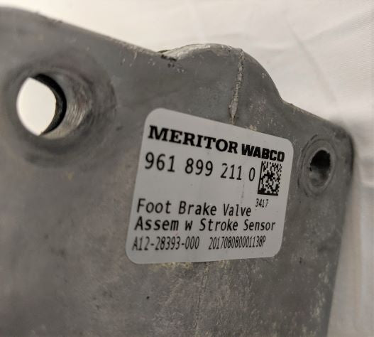 Used Meritor Stoke Valve Foot Brake Assembly - P/N  A12-28393-000 (6734261551190)