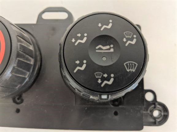 New Freightliner HVAC Temperature Control, Sleeper, 3 Knobs - P/N  A22-73671-000 (4017150951510)