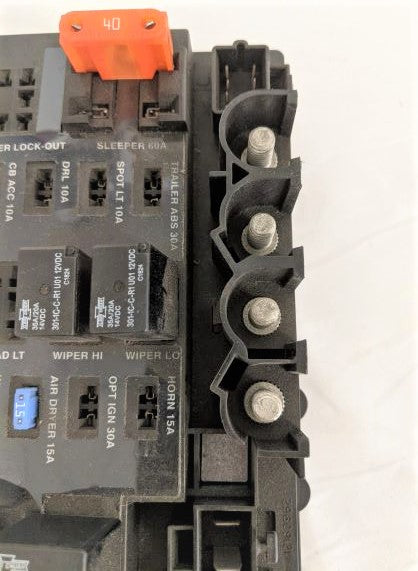 Damaged Freightliner Cascadia Power Distribution Module - P/N  A06-33254-001 (6595141402710)