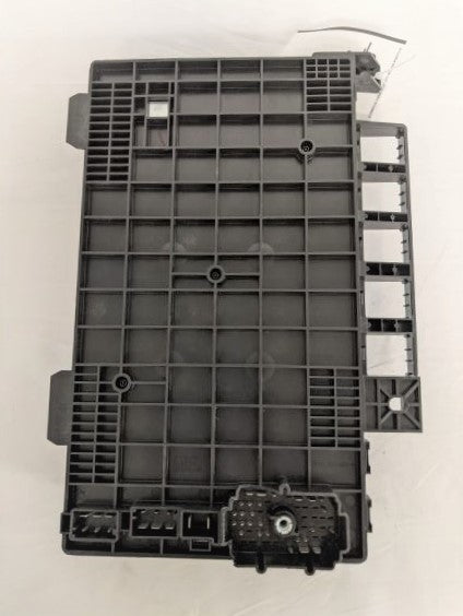 Damaged Freightliner Cascadia Power Distribution Module - P/N  A06-33254-001 (6595141402710)