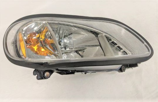 Cracked Freightliner M2 RH Headlamp - P/N  A06-75732-005 (6604122030166)