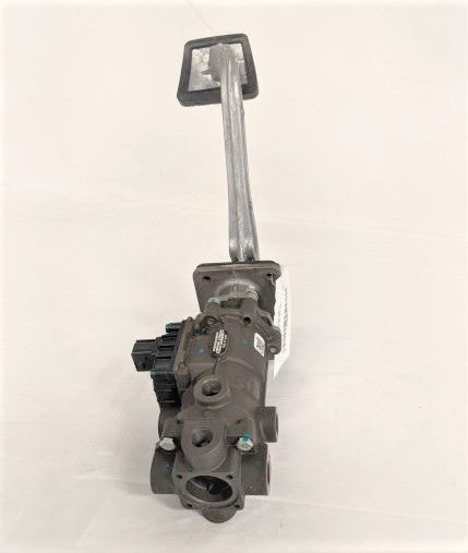 Freightliner Stroke Valve Brake Pedal W/O BV 550 030 - P/N  961 899 211 0 (6610841108566)