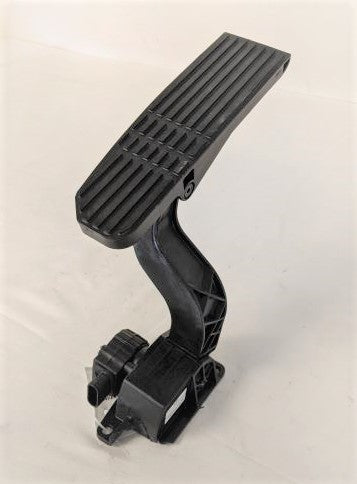 Damaged Freightliner Cascadia Dual Power Accelerator Pedal - P/N   A01-33822-001 (6610868502614)