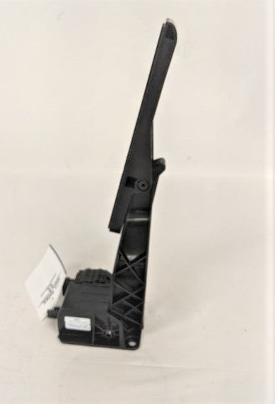 Damaged Freightliner Cascadia Dual Power Accelerator Pedal - P/N   A01-33822-001 (6610868502614)