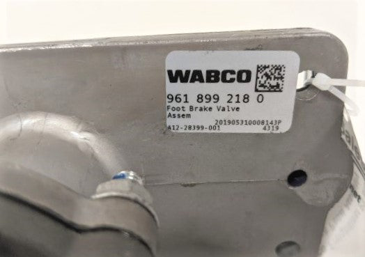 Wabco Freightliner P3 Brake Valve Pedal Assembly - P/N  A12-28399-001 (6618562560086)