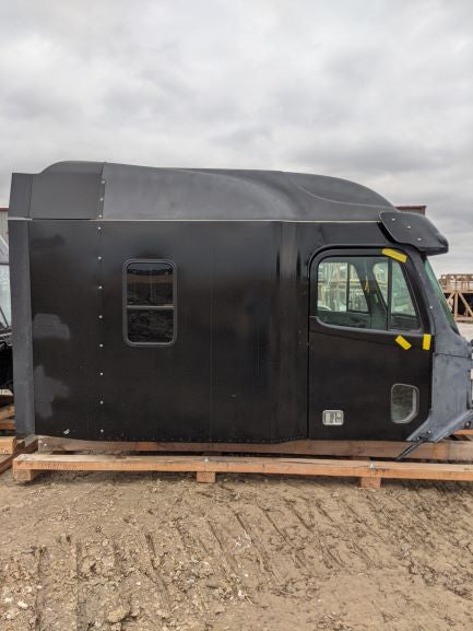 Used Columbia/Colonado Shell w/ Glass 70" Mid Roof (6825457582166)