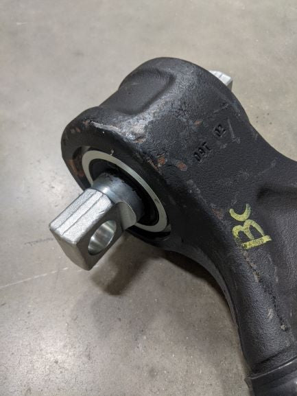 Freightliner Front Drive Axle 1400 mm V-Rod - P/N  16-20913-002 (6700465881174)