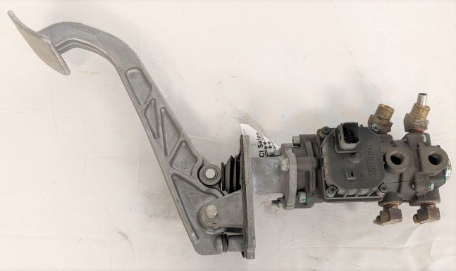 Used Meritor Stoke Valve Foot Brake Assembly - P/N  A12-28393-000 (6734261551190)