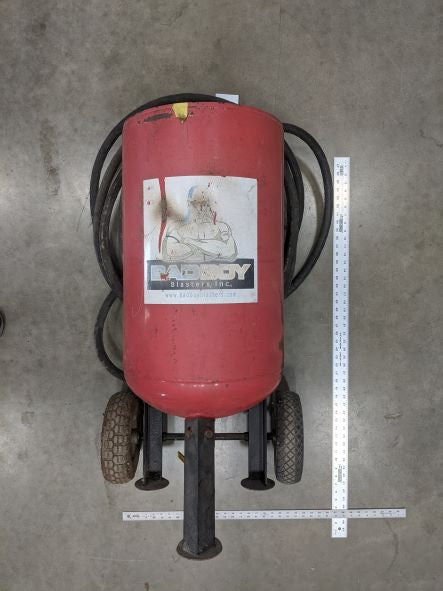 Used BADBOY Pressurized Portable Sand Blaster (Est. 250 lb) (6810578288726)