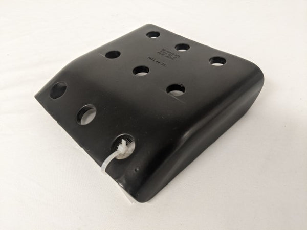 Flow Below Center Frame Support Bracket - P/N 22-74071-000