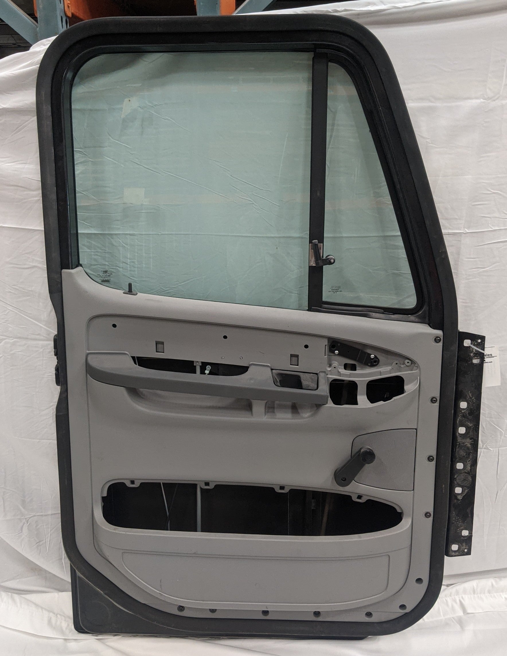 Used Freightliner Columbia/Coronado  LH Door Assembly - P/N: A18-52476-015 (8279299719484)