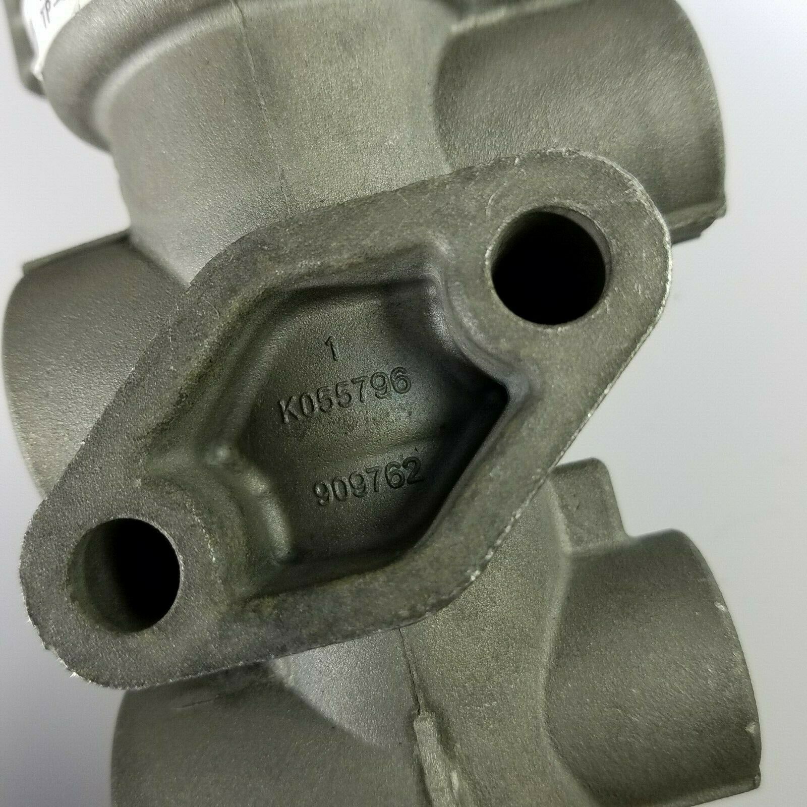 Bendix TP-3DC Trailer Protection Valve - P/N  109792 (3941066735702)